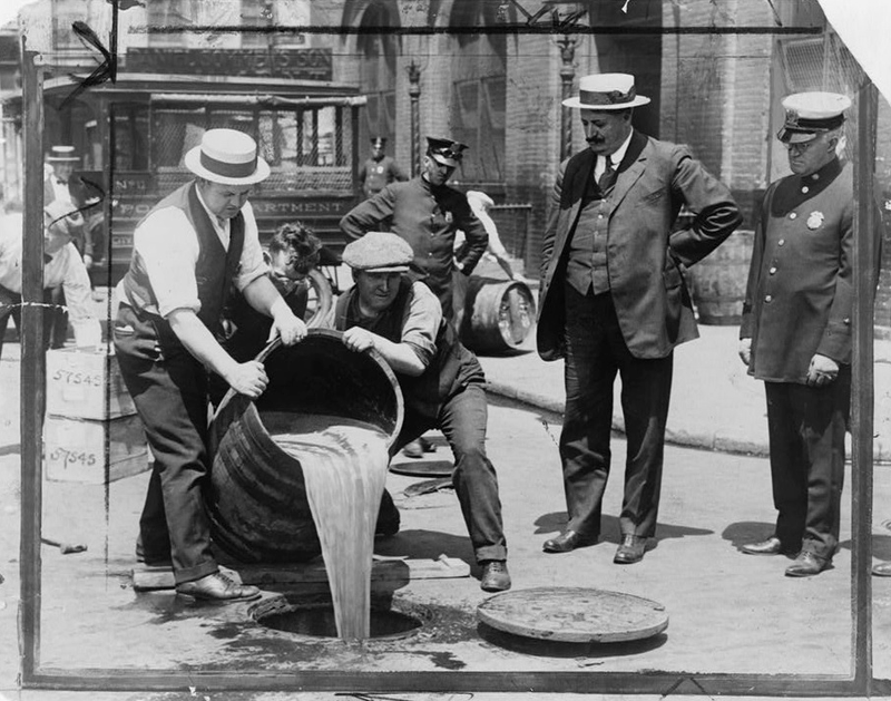 Illustration for article titled Boozy Snapshots of American Life Under Prohibition